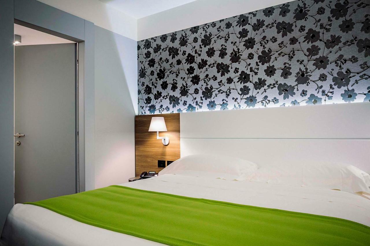 Link124 Hotel Parma Luaran gambar