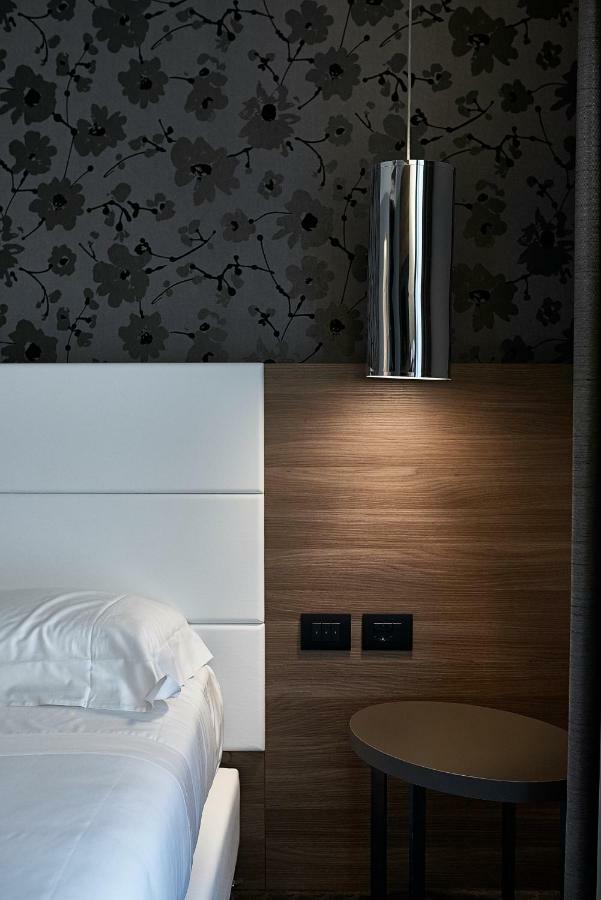 Link124 Hotel Parma Luaran gambar