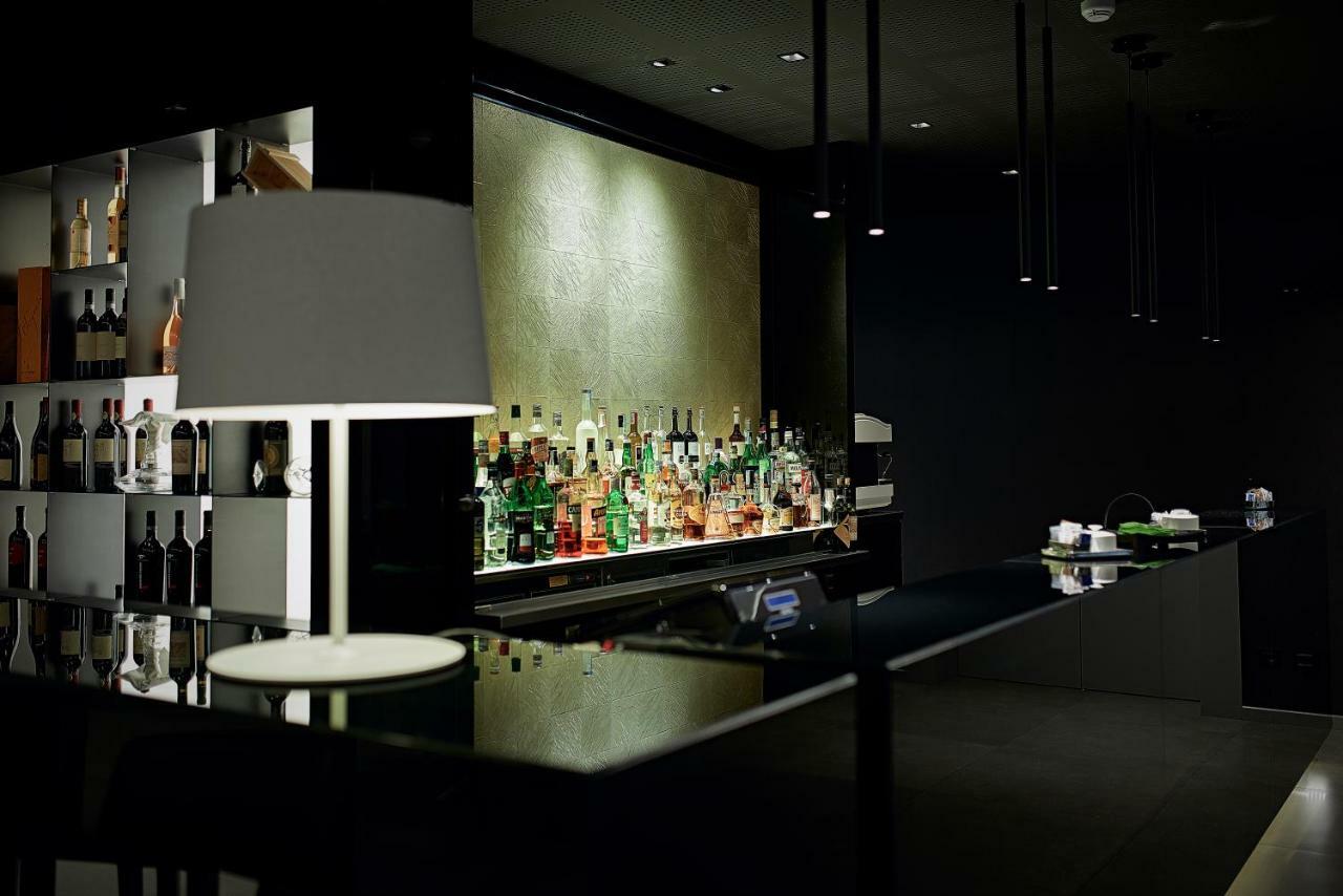 Link124 Hotel Parma Luaran gambar