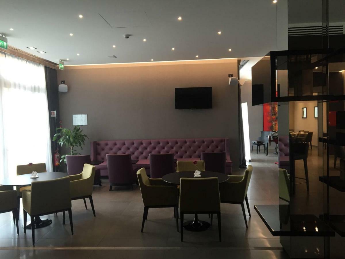 Link124 Hotel Parma Luaran gambar